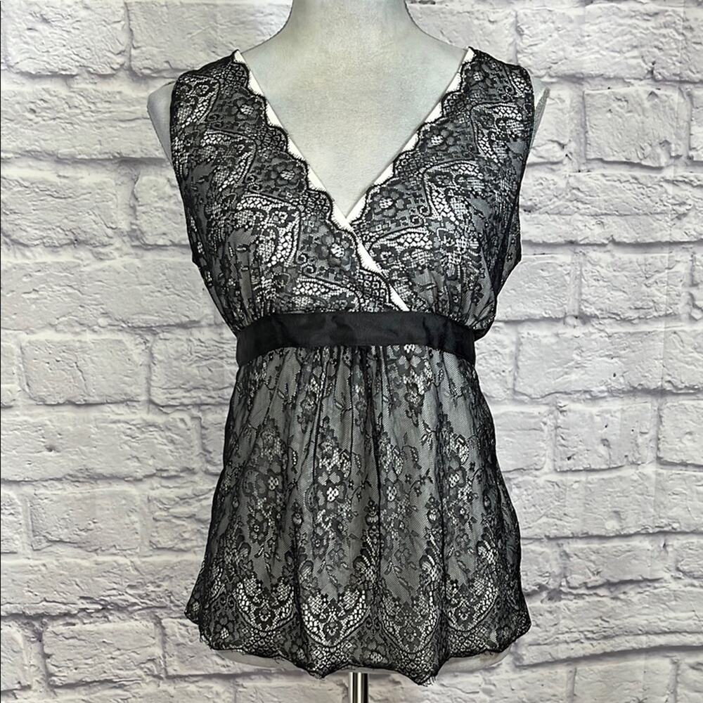 Elegant Black Lace Sleeveless Top
